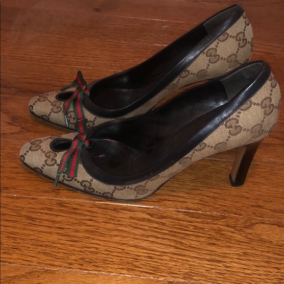 Authentic Gucci heels - Picture 2 of 4